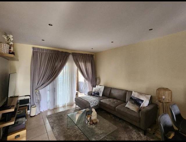 2 BEDROOM TOWNHOUSE FOR SALE IN MULBARTON